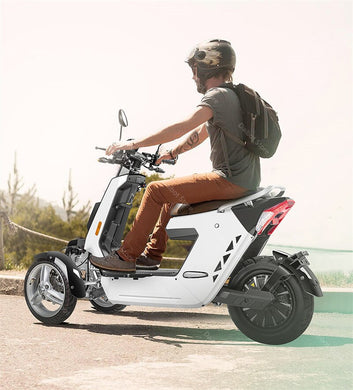 V28 VIGOROUS  TRICYCLE ELECTRIC EEC  E-BIKE SCOOTER ADULT, 2000W,  72V 30Ah Max Speed: about 50KM/H, MAXIMUM RANGE AROUND: 100KM, Max Load: 240KG